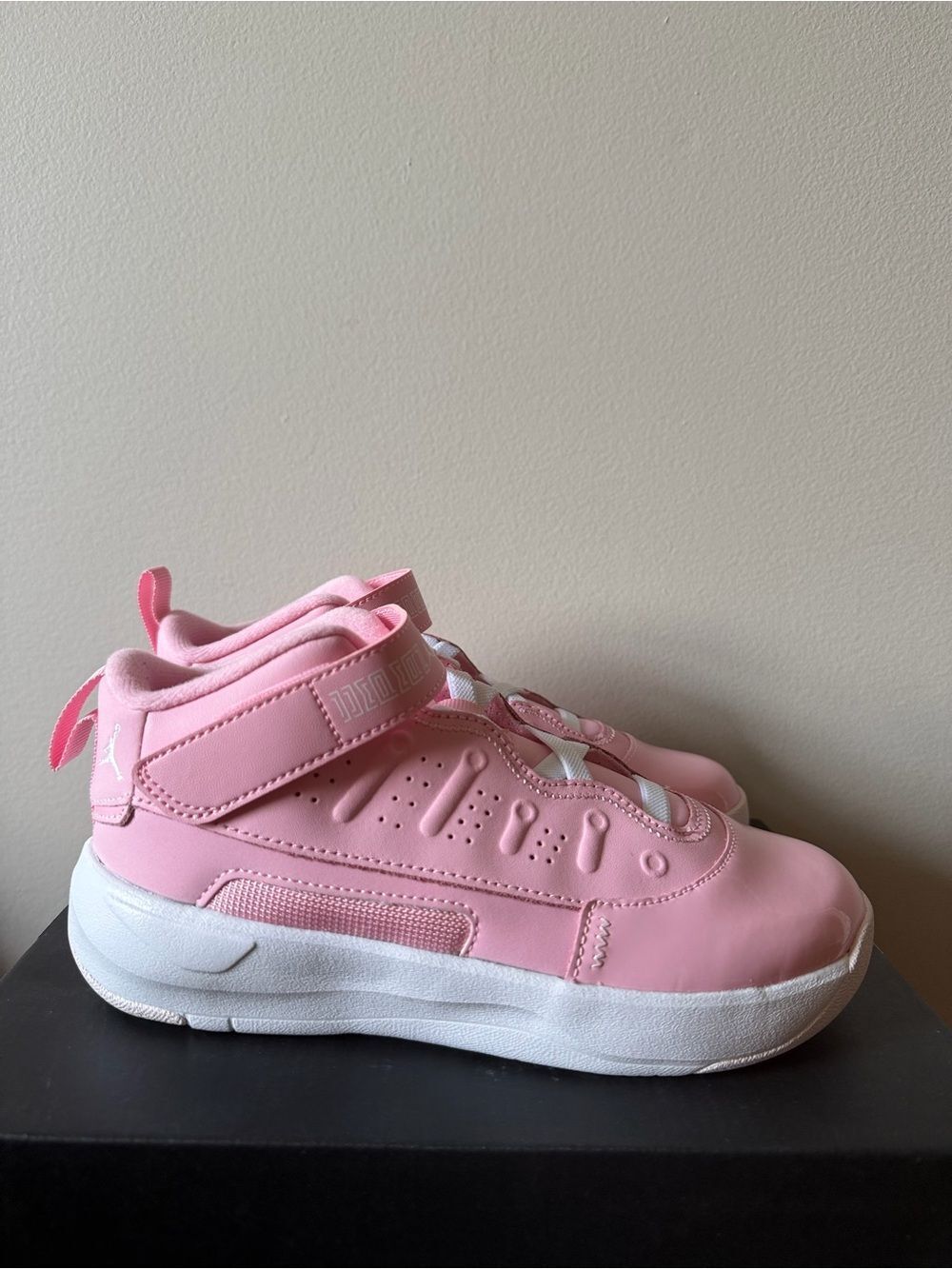 Air Jordan Max Aura 7 PS Pink Pearl HQ2090-601  Size 1Y